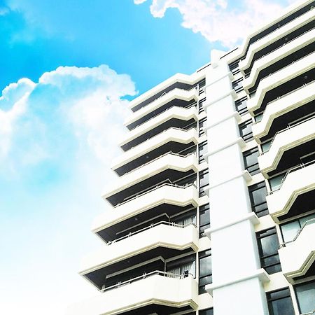 Nantiruj Tower: Serviced Apartments in Sukhumvit Soi 8 Bangkok Exterior photo