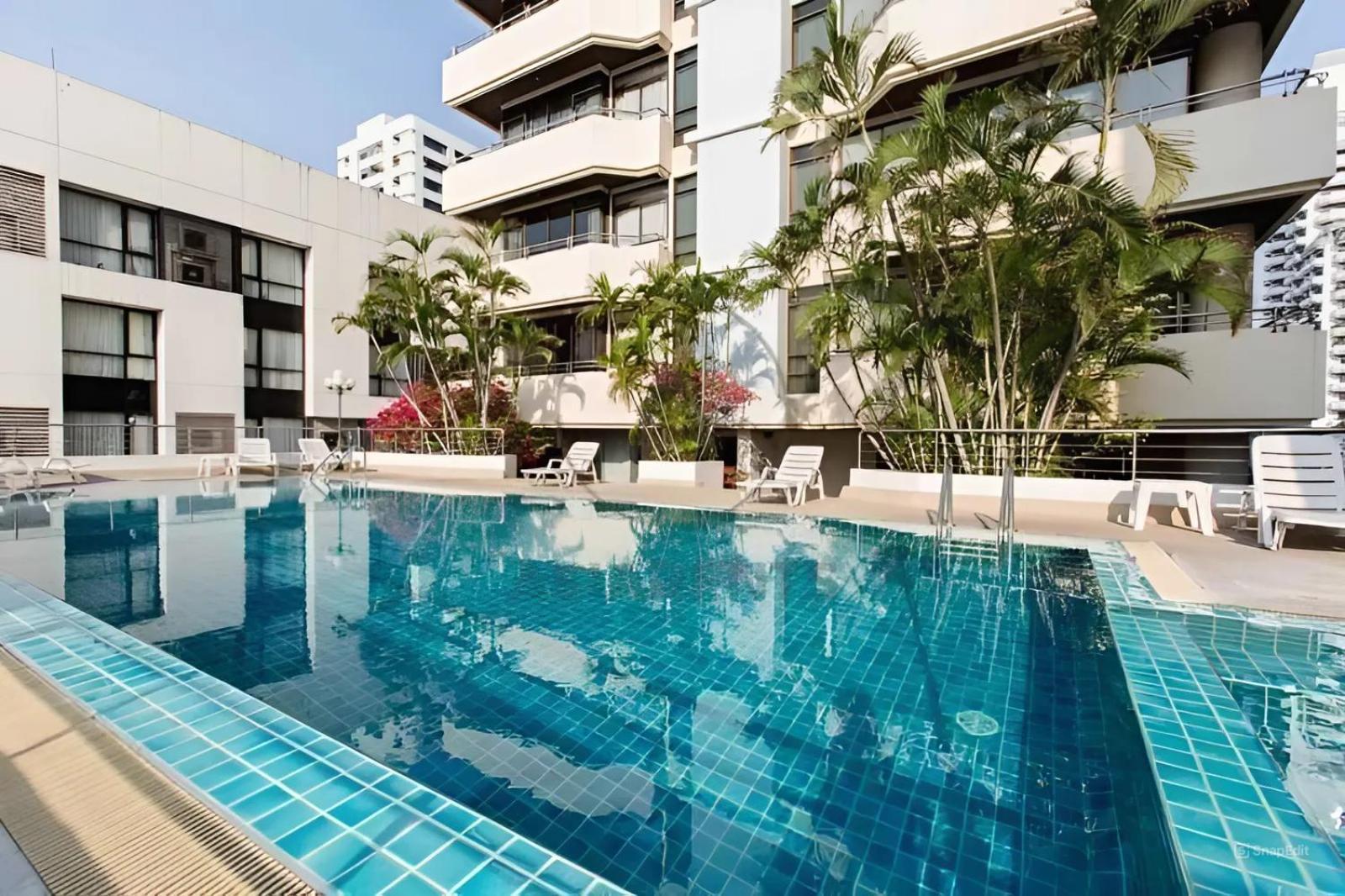 Nantiruj Tower: Serviced Apartments in Sukhumvit Soi 8 Bangkok Exterior photo