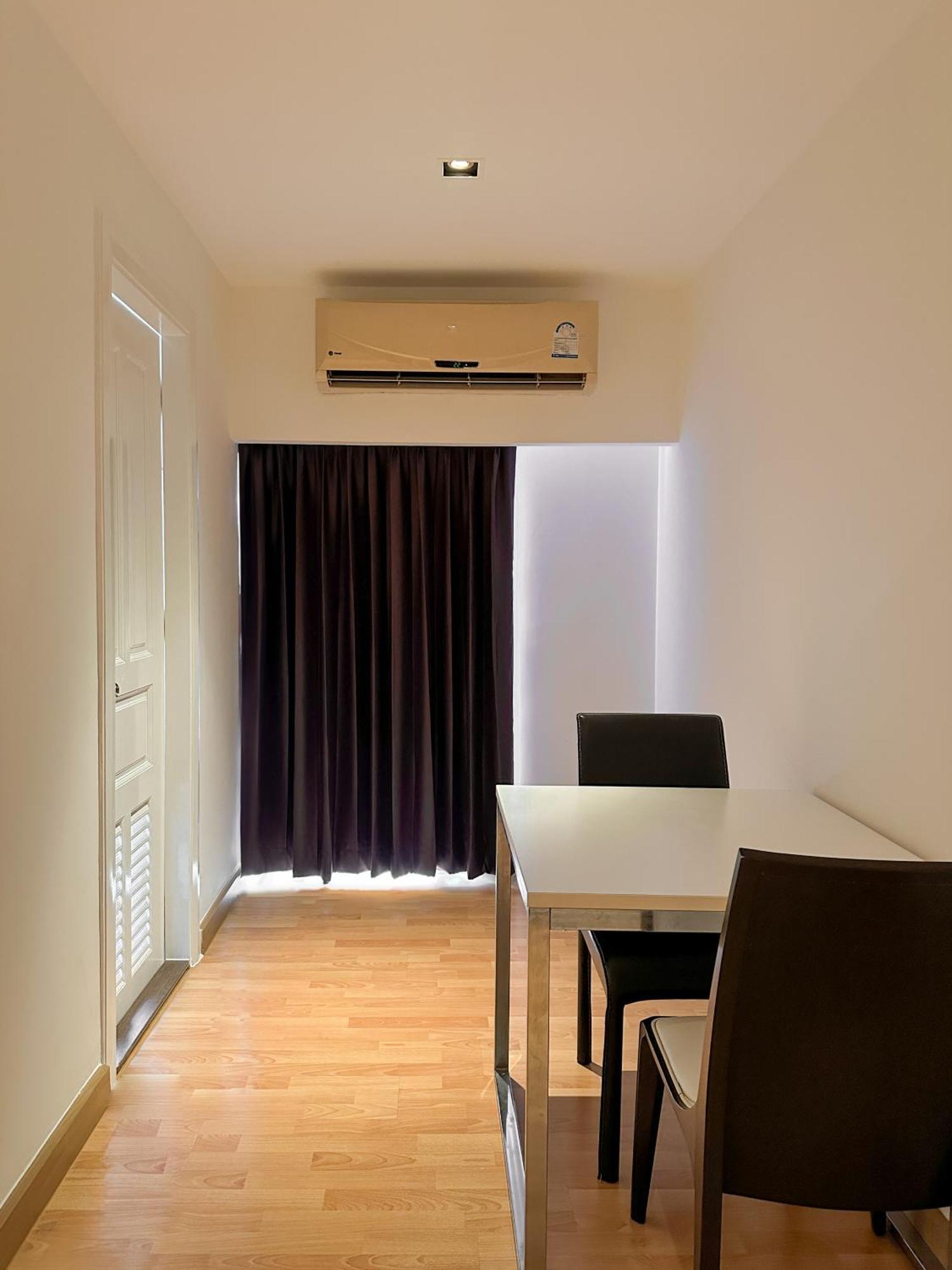 Nantiruj Tower: Serviced Apartments in Sukhumvit Soi 8 Bangkok Exterior photo